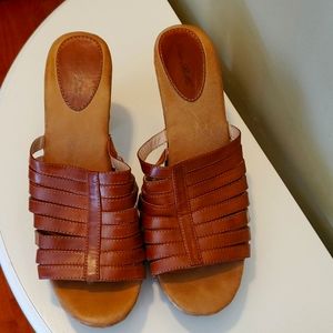 Nice natural leather heeled sandal